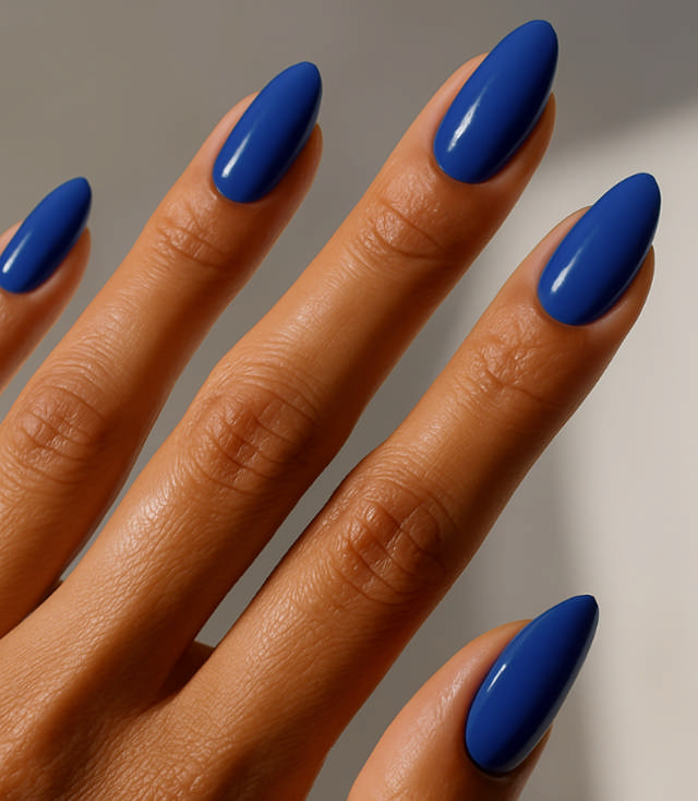 ESSIE Classic - Nail Polish Waterfall In Love, 13,5 ml.