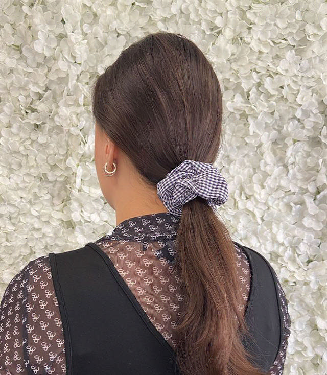 JA-NI Hair Accessories - Hair Scrunchies Medium, The Navy Thin Checkered